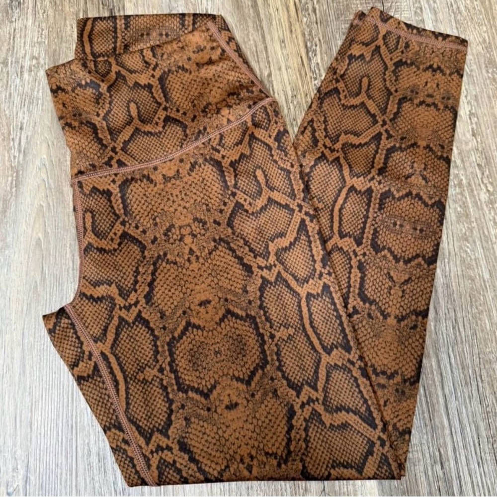SOUKE | Women's Snakeskin Legging Size large